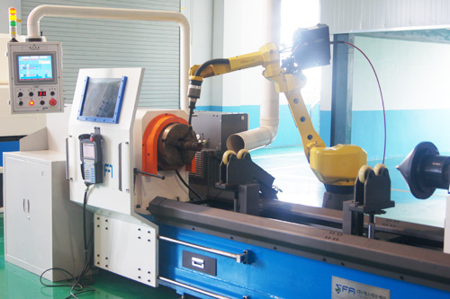 Automatic robot welding machine